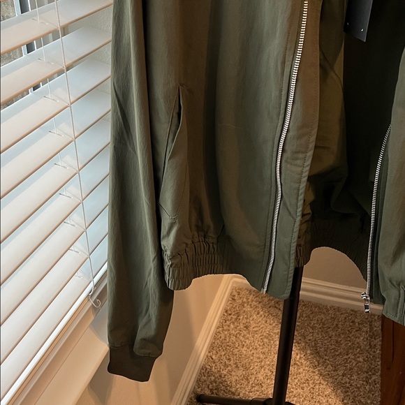 Fabletics Bomber Jacket - Picture 4 of 6